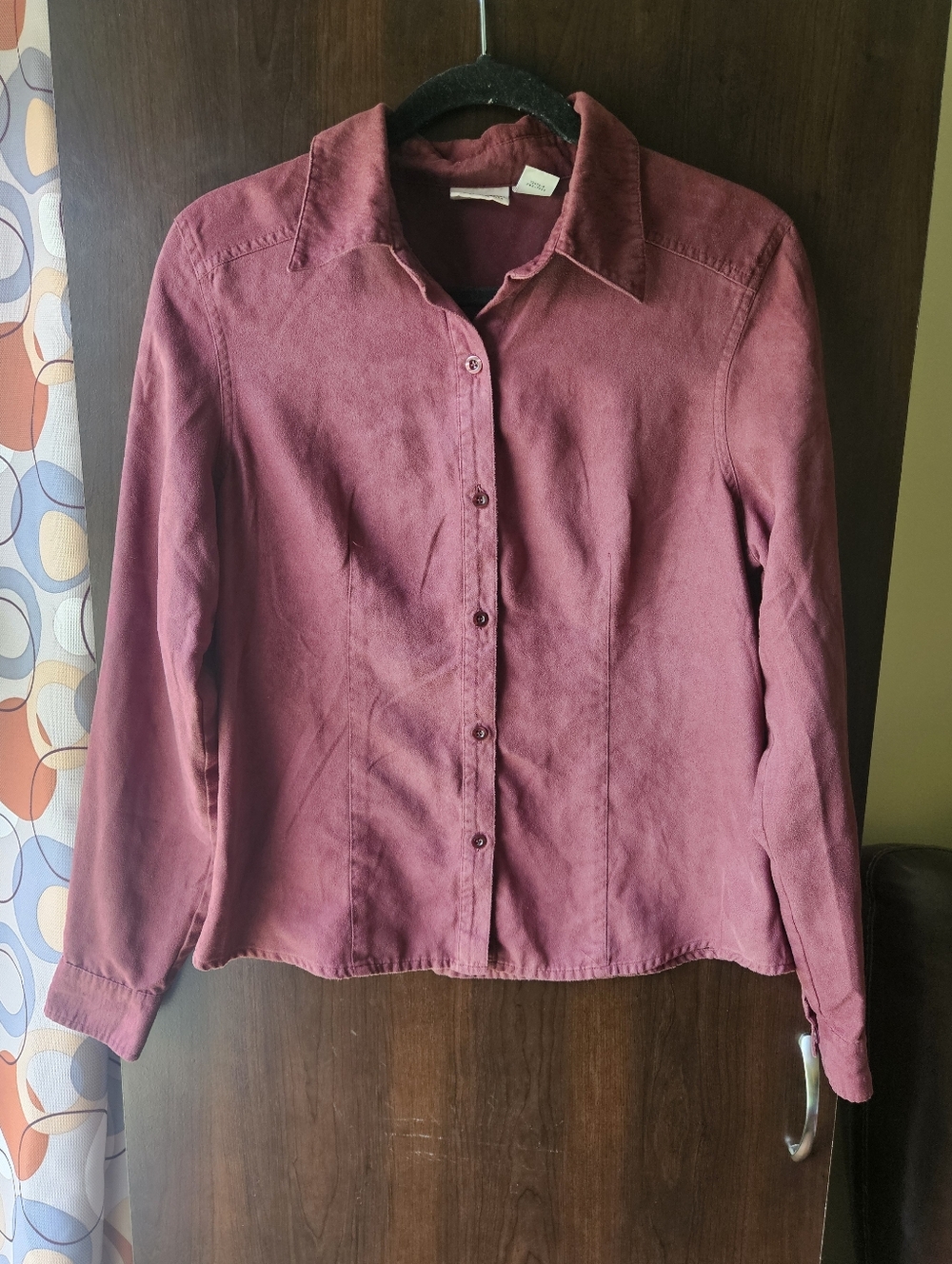 St. John's Bay Button-Down Shirt in Burgandy Size Medium